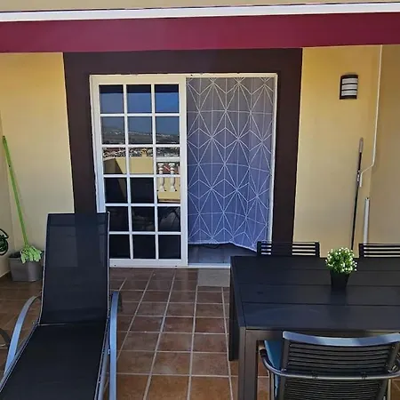 Golden Sunset Ocean View 아데제