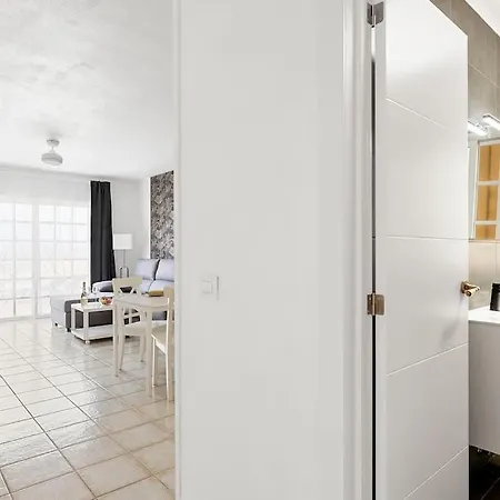 Golden Sunset Ocean View * 아데제