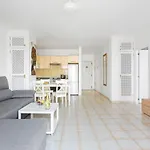 Апартаменти Golden Sunset Ocean View Адехе