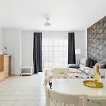 Golden Sunset Ocean View Апартаменти Адехе