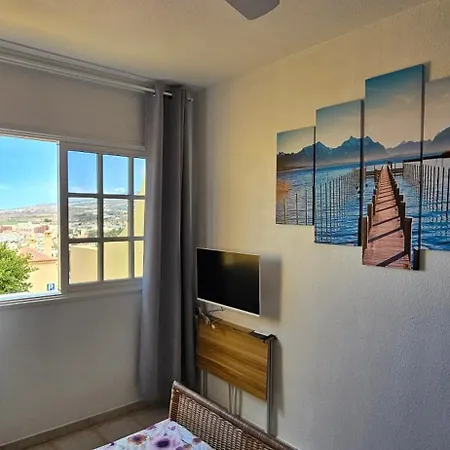 Апартаменти Golden Sunset Ocean View *
